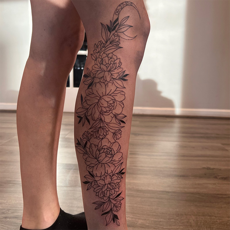 flower-with-moon-half-leg-tattoo-800x800px-1